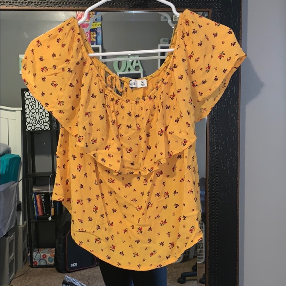 Floral blouse.